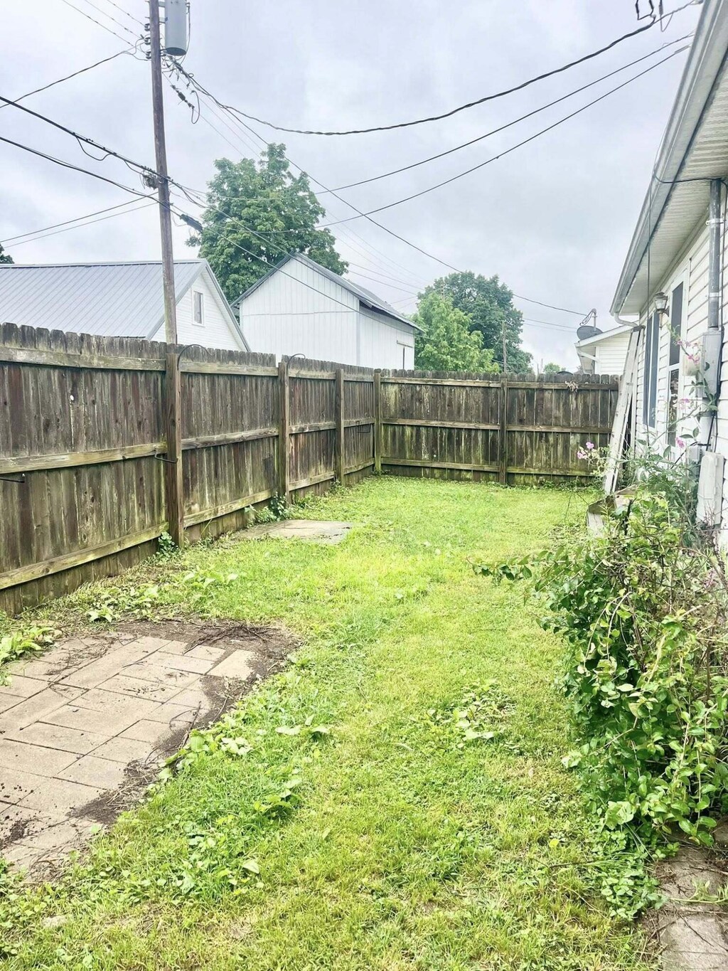 304 N Canal St, Sugar Grove, OH 43155 - view of fenced backyard