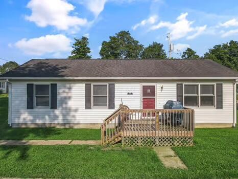 304 N Canal St, Sugar Grove, OH 43155 - photo 1