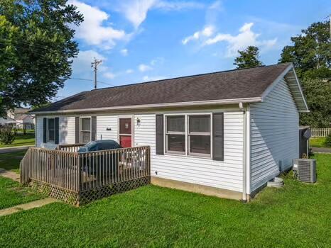 304 N Canal St, Sugar Grove, OH 43155 - photo 2