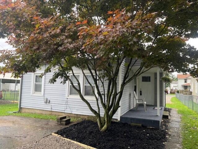 317 Busby Ave, Lancaster, OH 43130 - photo 2