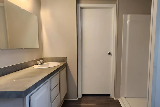 6447 Scioto Farms Rd Unit Se, Washington Court House, OH 43160 - bathroom with vanity and wood finished floors