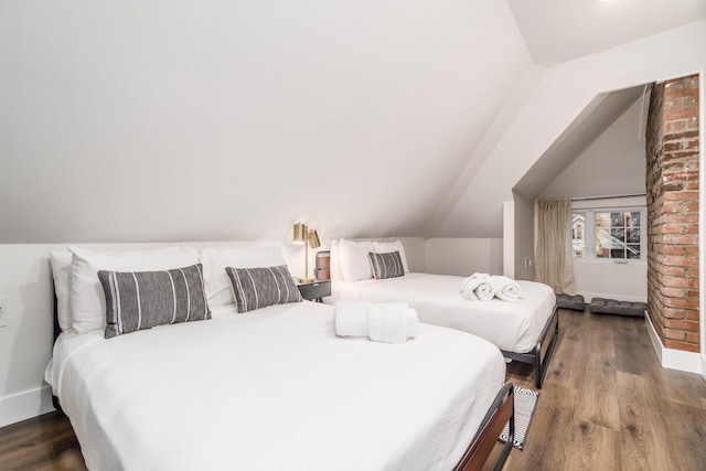 887-891 S 22nd St, Columbus, OH 43206 - bedroom with wood finished floors and lofted ceiling