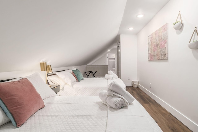 887-891 S 22nd St, Columbus, OH 43206 - bedroom featuring wood finished floors, vaulted ceiling, and recessed lighting