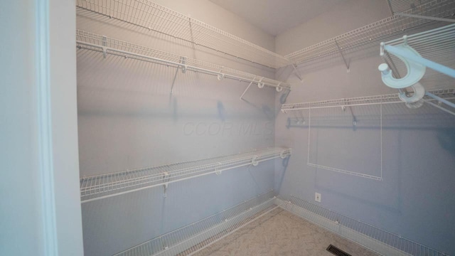 1610 Oxbow Dr, Blacklick, OH 43004 - photo 11