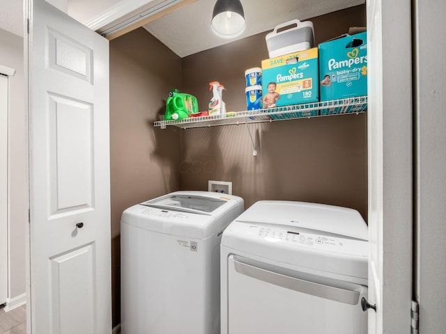 3552 Smiley Rd, Hilliard, OH 43026 - washroom featuring washing machine and dryer