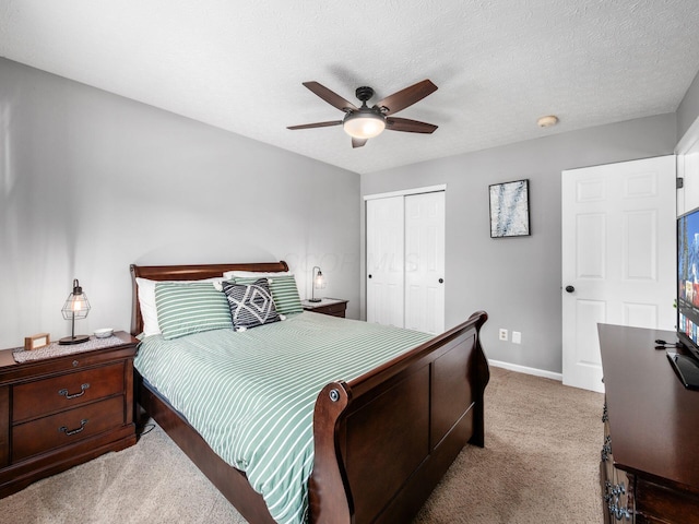 3552 Smiley Rd, Hilliard, OH 43026 - bedroom with carpet floors, a closet, and a ceiling fan
