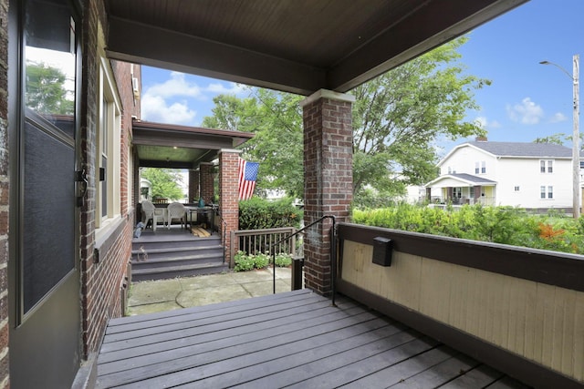 635-641 Racine Ave, Columbus, OH 43204 - view of porch