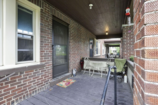 635-641 Racine Ave, Columbus, OH 43204 - view of wooden porch