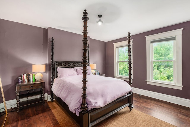 572 Linwood Ave, Columbus, OH 43205 - bedroom with hardwood / wood-style flooring and baseboards