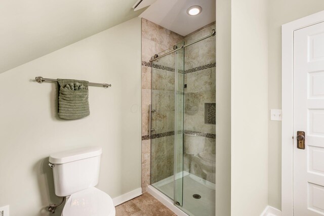 572 Linwood Ave, Columbus, OH 43205 - full bathroom featuring a stall shower and vaulted ceiling