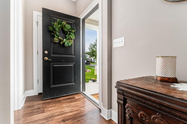 2020 Edison St, Newark, OH 43055 - entryway with wood finished floors and baseboards