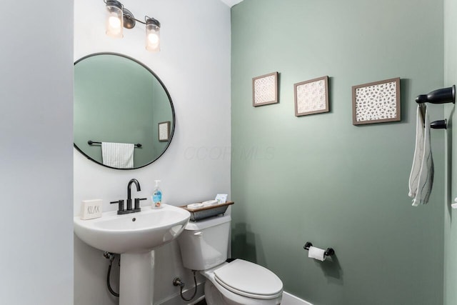 2020 Edison St, Newark, OH 43055 - bathroom with toilet