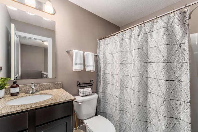 2020 Edison St, Newark, OH 43055 - bathroom with vanity, a textured ceiling, and a shower with curtain
