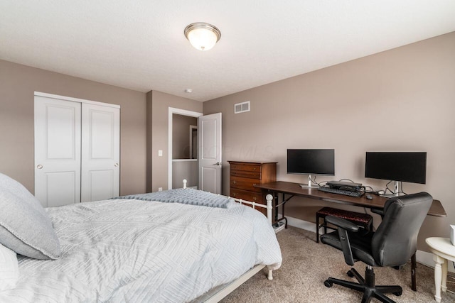 2020 Edison St, Newark, OH 43055 - bedroom featuring carpet floors, a closet, and a desk