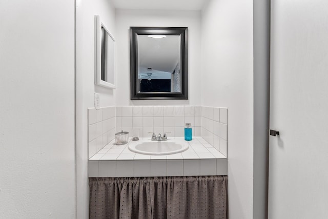 1080 Merrimar Cir S Unit E, Columbus, OH 43220 - bathroom featuring vanity