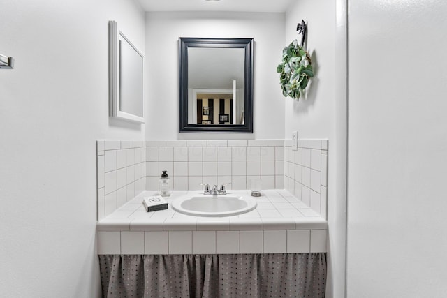 1080 Merrimar Cir S Unit E, Columbus, OH 43220 - bathroom with vanity and backsplash