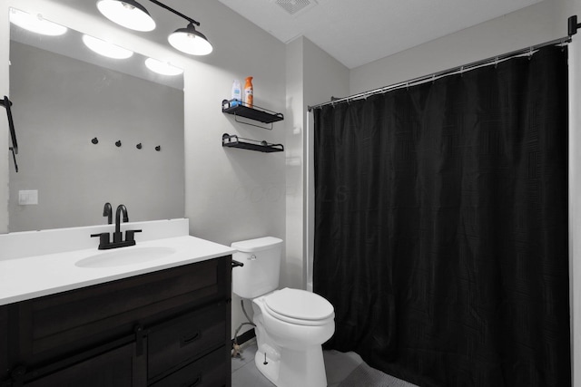 4686 Willowburn Dr, Columbus, OH 43207 - bathroom featuring vanity, tile patterned flooring, and a shower with shower curtain