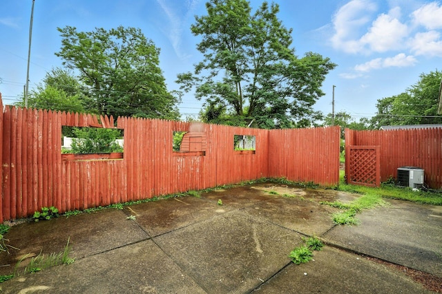 814 Gilmore Dr, Reynoldsburg, OH 43068 - view of patio