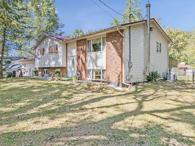 4250 Herr Fieldhouse Rd, Southington, OH 44470 - bi-level home with brick siding