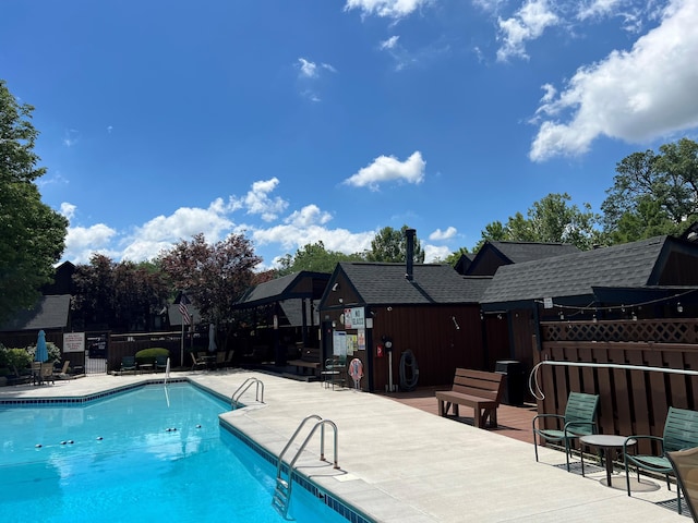 4883 Powderhorn Ln Unit 3, Westerville, OH 43081 - community pool with a patio area