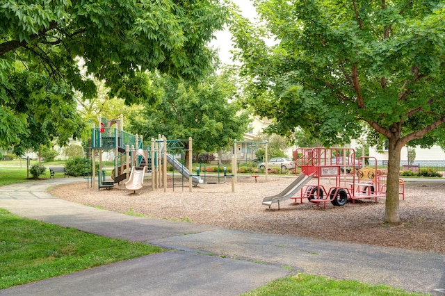 338 Sheldon Ave, Columbus, OH 43207 - view of community playground