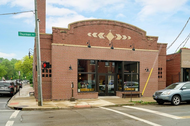 338 Sheldon Ave, Columbus, OH 43207 - view of building exterior