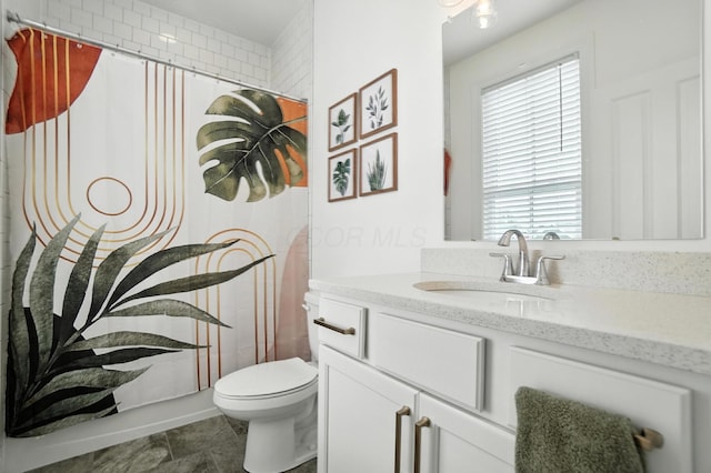 1877 Poplar Pl, Lewis Center, OH 43035 - full bath featuring vanity and curtained shower