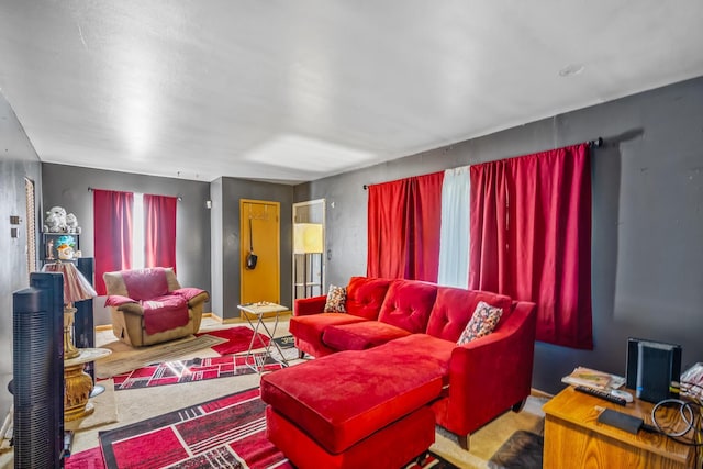 910 Pauline Ave, Columbus, OH 43224 - view of living room