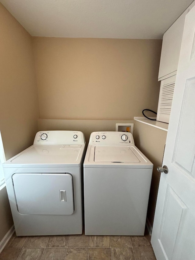 669 Gleaming Dr Unit 248, Galloway, OH 43119 - laundry room with washing machine and dryer