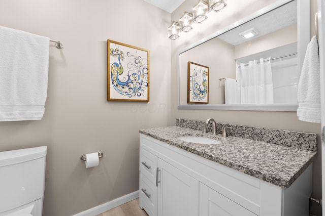 4758 Crazy Horse Ln Unit 2, Westerville, OH 43081 - full bath featuring vanity, curtained shower, and wood finished floors