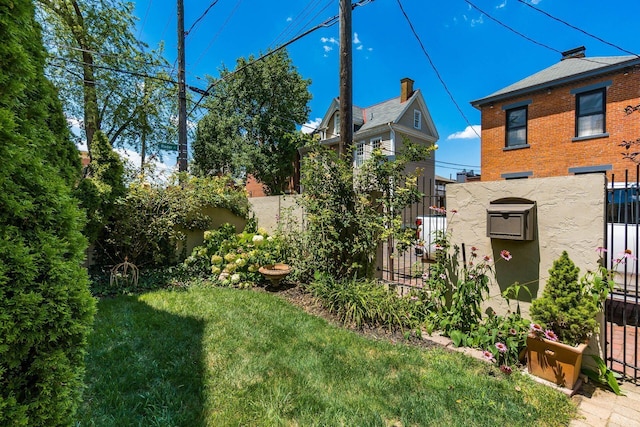 161 Jackson St, Columbus, OH 43206 - fenced yard featuring a gate