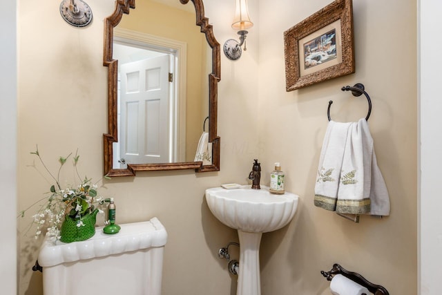 161 Jackson St, Columbus, OH 43206 - half bathroom featuring toilet