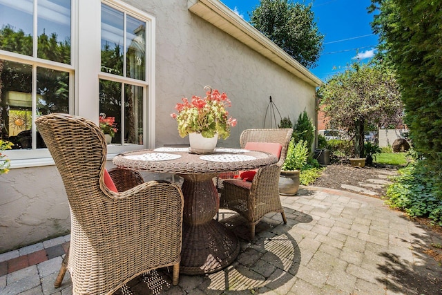 161 Jackson St, Columbus, OH 43206 - view of patio with outdoor dining space