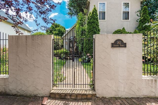 161 Jackson St, Columbus, OH 43206 - view of gate