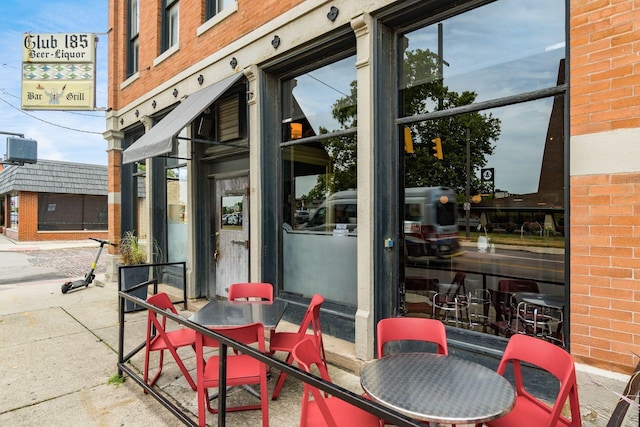 161 Jackson St, Columbus, OH 43206 - view of patio / terrace
