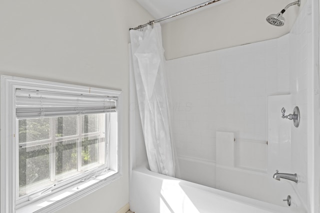 130 Boving Rd, Lancaster, OH 43130 - bathroom with shower / tub combo with curtain
