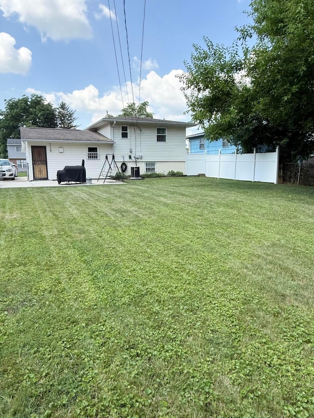1528 Venice Dr, Columbus, OH 43207 - photo 11