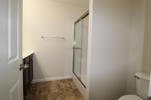 3348 Glasgow Dr, Groveport, OH 43125 - full bathroom featuring a shower with door and vanity