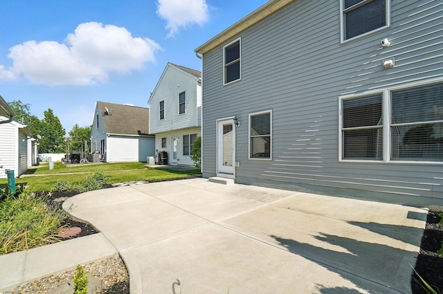 4764 Mattox St Unit 44, Columbus, OH 43228 - back of house with a patio and a lawn