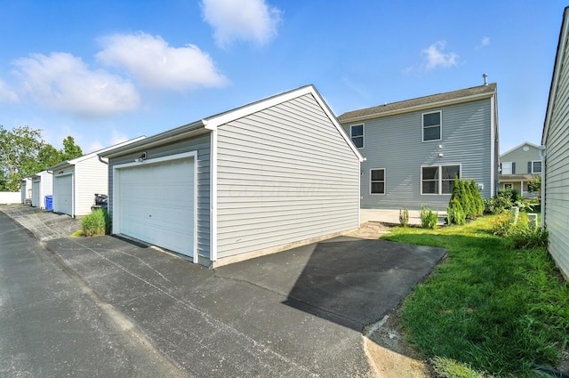 4764 Mattox St Unit 44, Columbus, OH 43228 - view of detached garage