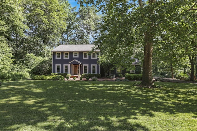 10 Denbigh Dr, Granville, OH 43023 - colonial home featuring a front lawn