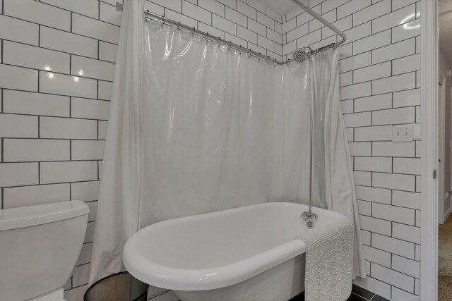 10 Denbigh Dr, Granville, OH 43023 - full bath featuring tile walls and shower / bath combo
