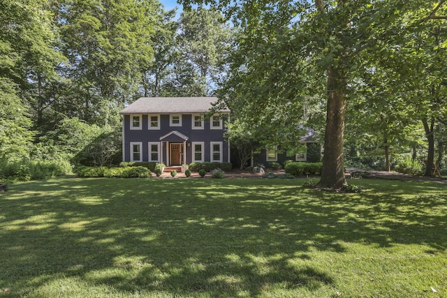 10 Denbigh Dr, Granville, OH 43023 - colonial-style house with a front lawn