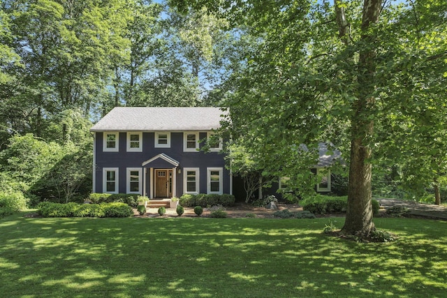 10 Denbigh Dr, Granville, OH 43023 - colonial house with a front yard