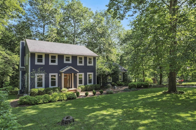 10 Denbigh Dr, Granville, OH 43023 - colonial-style house featuring a front yard