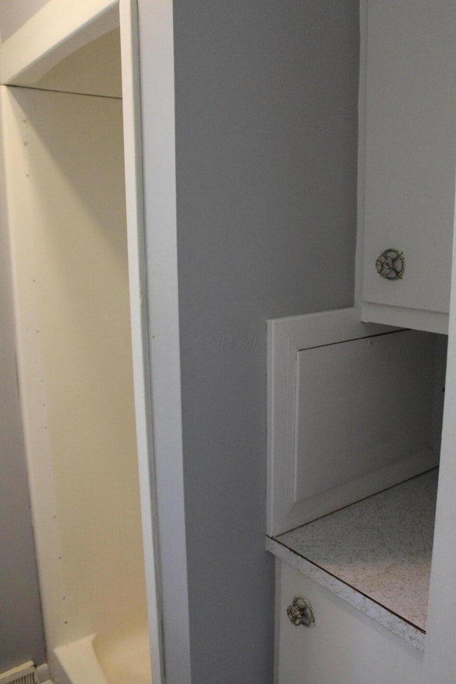 193 E Walnut St, Marion, OH 43302 - view of bathroom