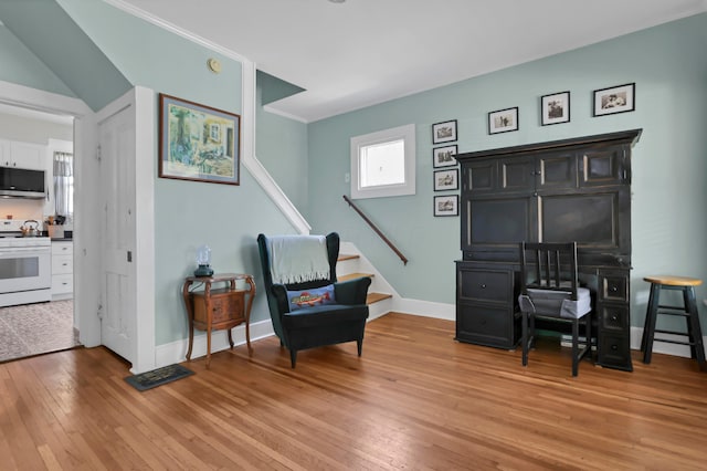 604 Elm St, Groveport, OH 43125 - office space with light wood-style floors and ornamental molding