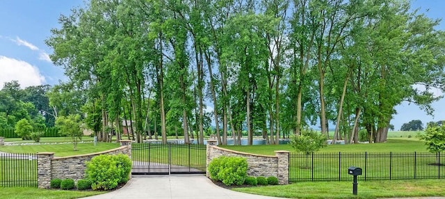 3150 Middle Pike, West Jefferson, OH 43162 - view of community featuring a gate