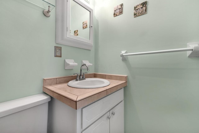 8547 Seabright Dr, Powell, OH 43065 - half bath featuring toilet and vanity