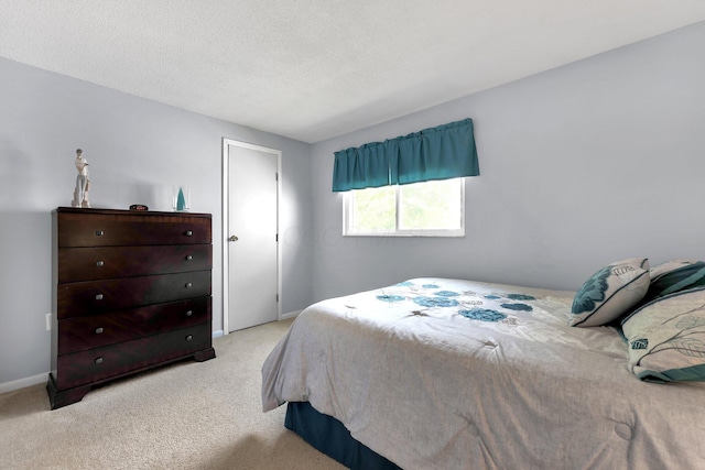 8547 Seabright Dr, Powell, OH 43065 - bedroom featuring light colored carpet and baseboards